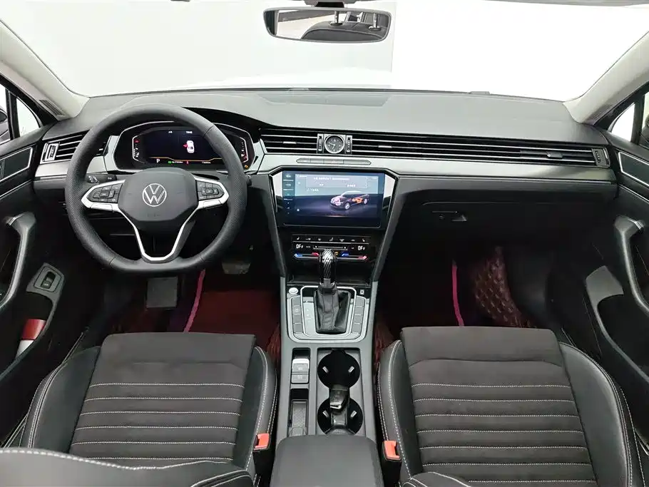 Volkswagen Magotan 2020 330TSI DSG Luxury фото 12