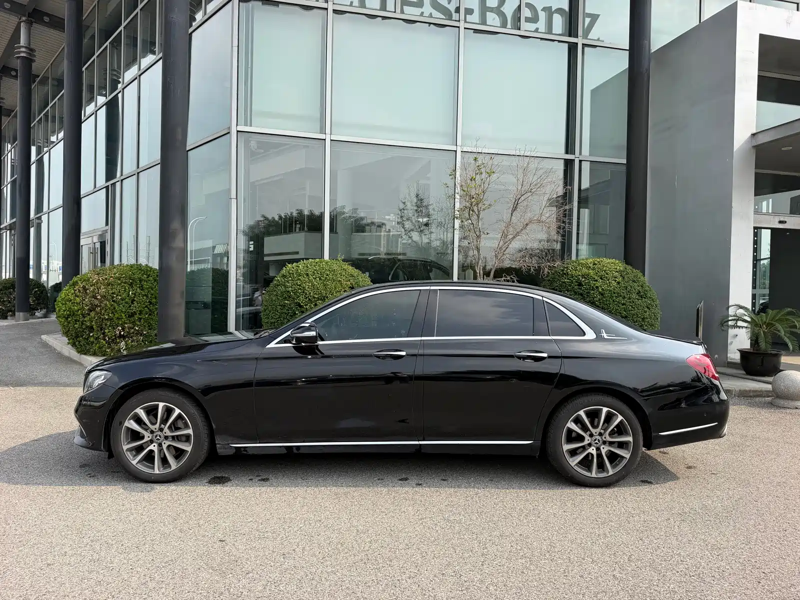 Фото 16 - Mercedes-Benz E-Class