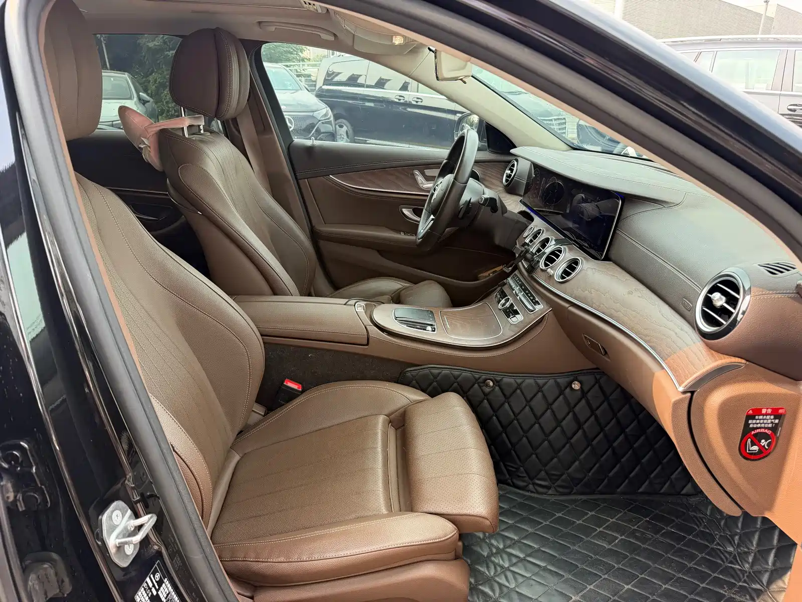 Фото 9 - Mercedes-Benz E-Class