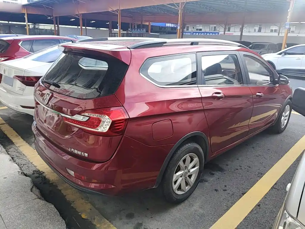 Baojun 310W 2018 2017 1.5L Manual Fashion Edition (China V)