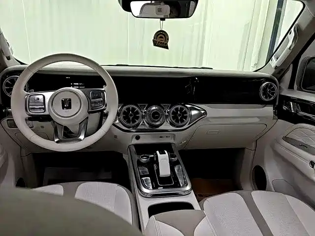 TANK CO CREATION TANK 300