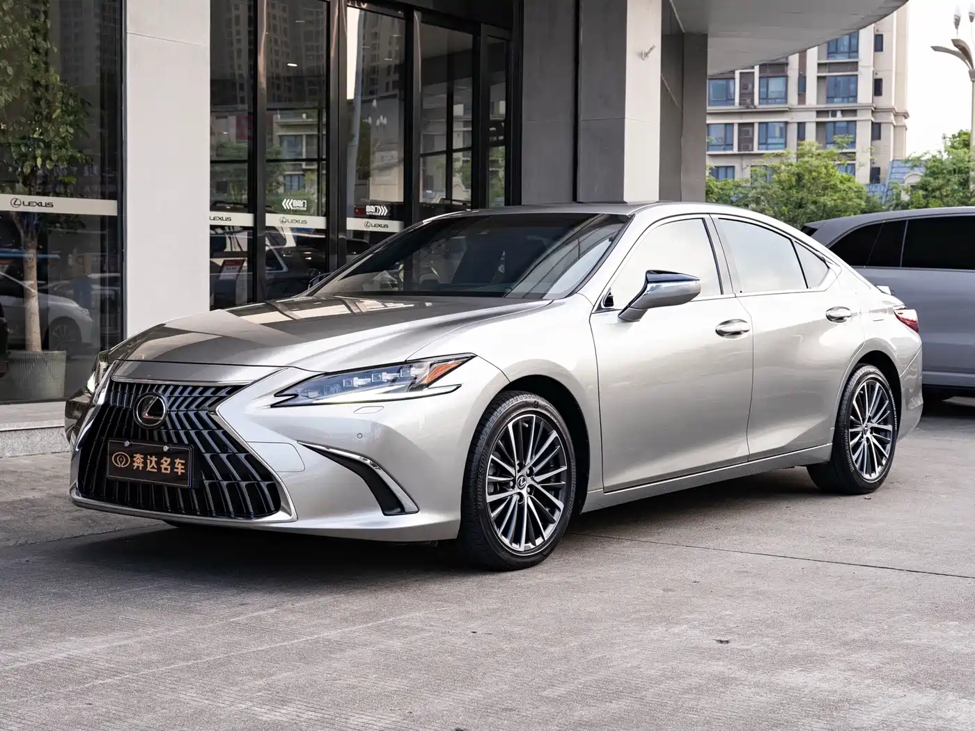 Lexus ES 2022 — пригон из Китая