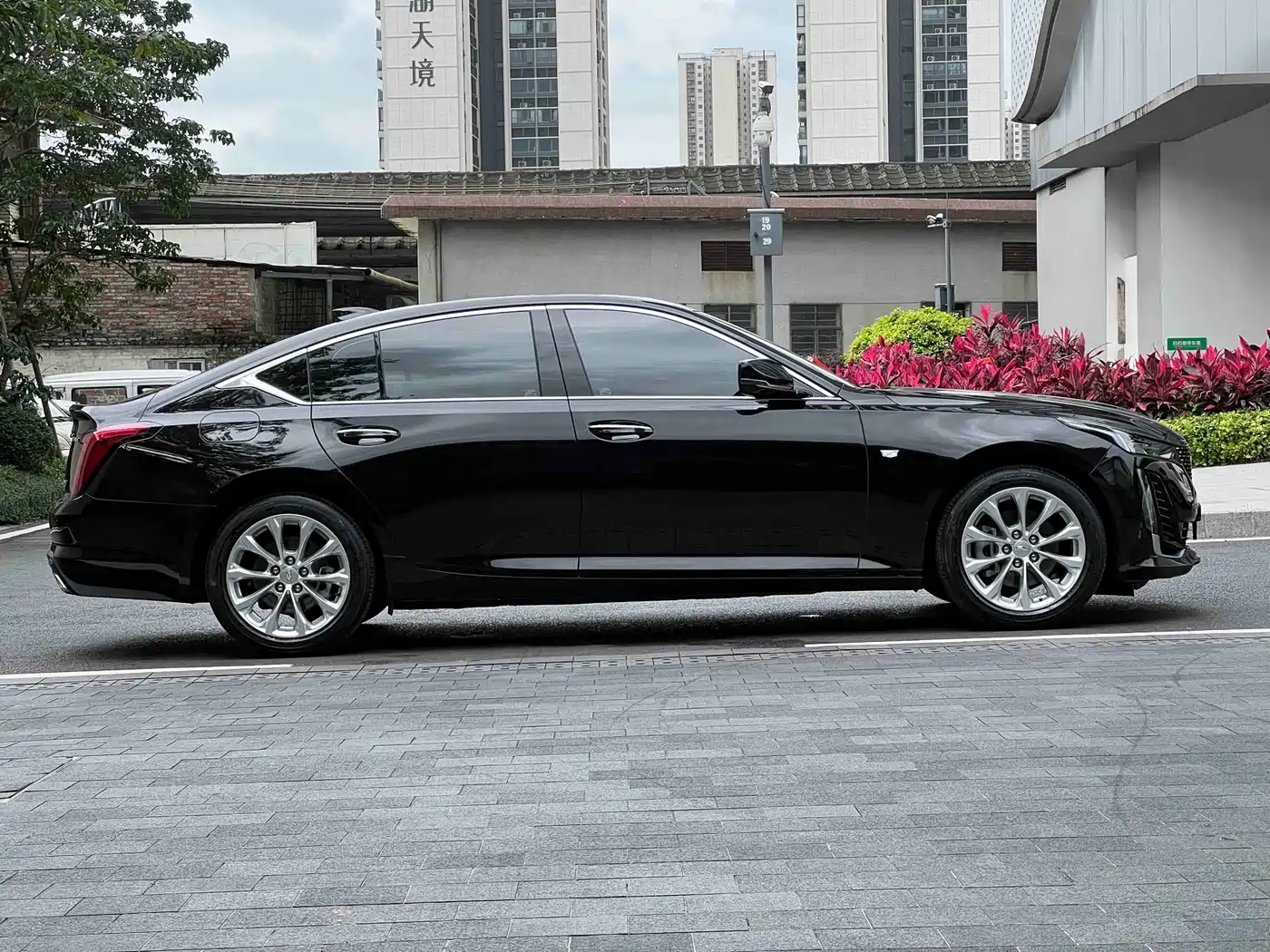 CADILLAC CT5
