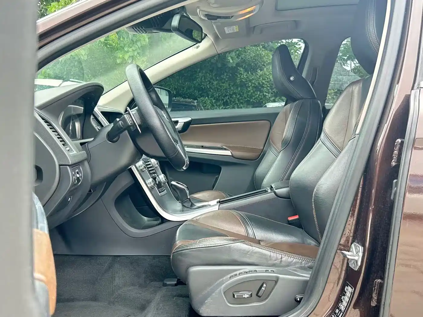 Фото 8 - Volvo XC60