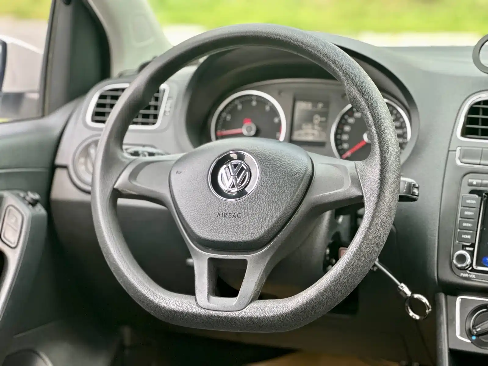 Фото 31 - Volkswagen Polo