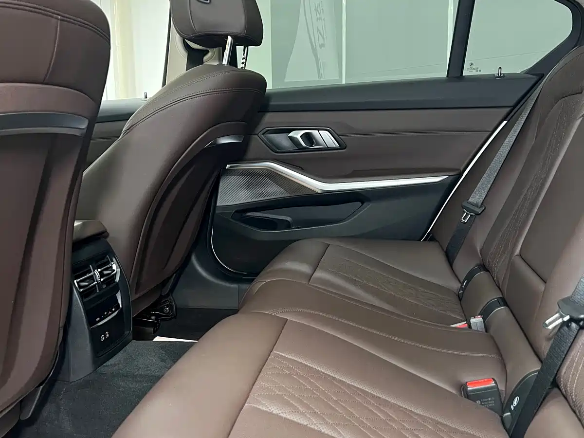 BMW 3 Series 2023 320Li M Sport Package фото 8