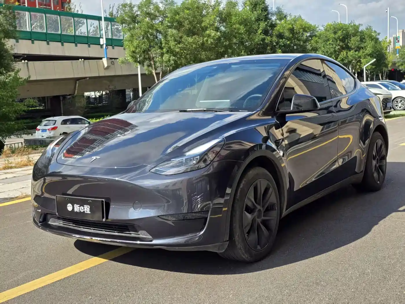 Фото 1 - Tesla Model Y