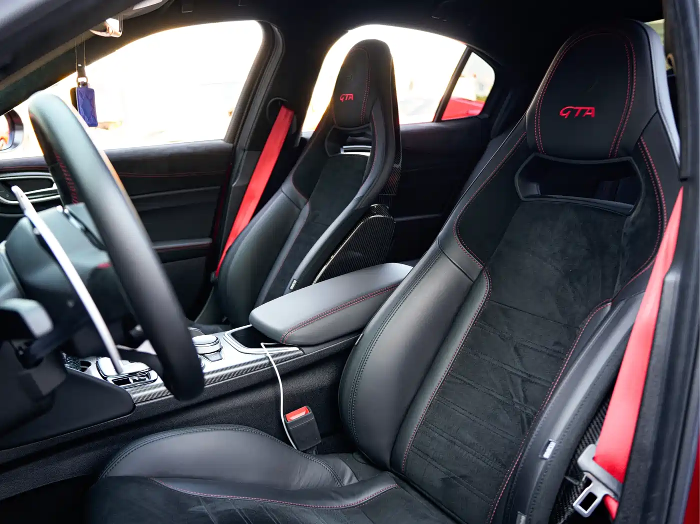 Alfa Romeo Giulia 2021 GTA фото 13