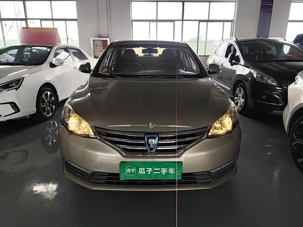 Фото 3 - Roewe 360