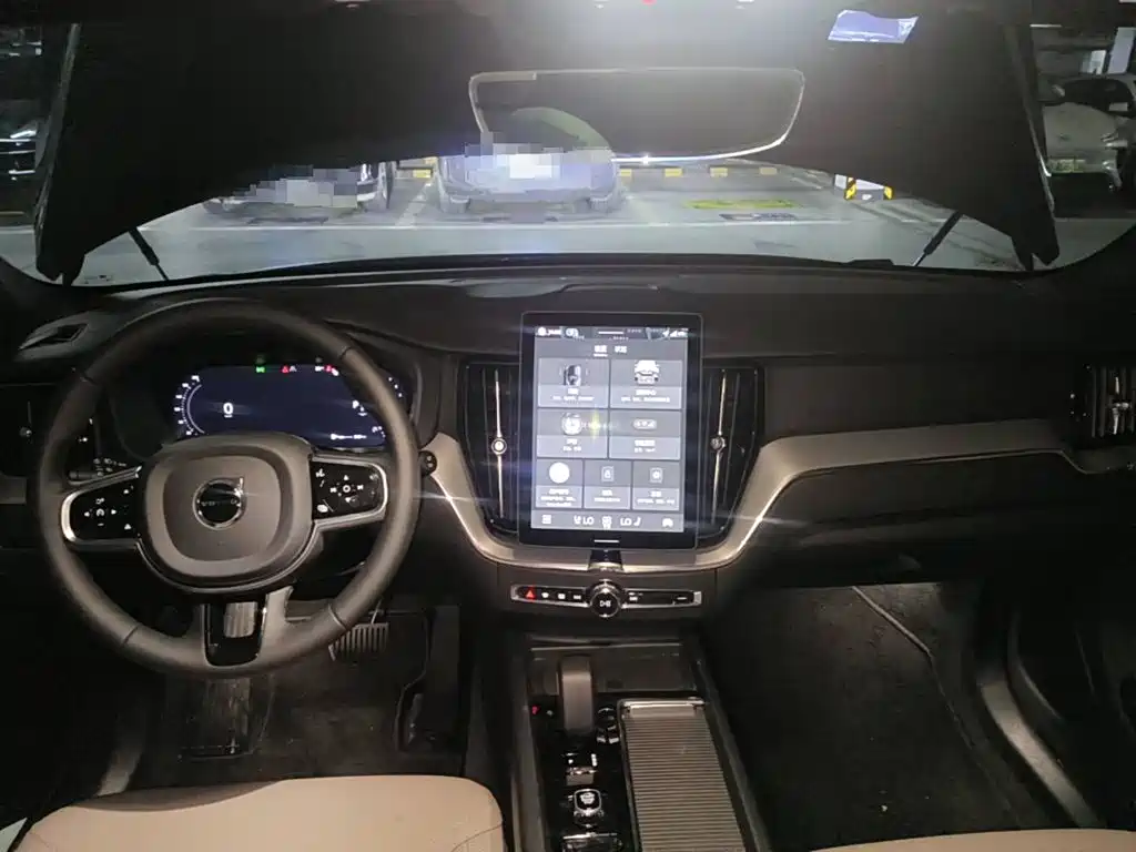Volvo XC60 2026 2026 Model B5 AWD Smart Elite Luxury