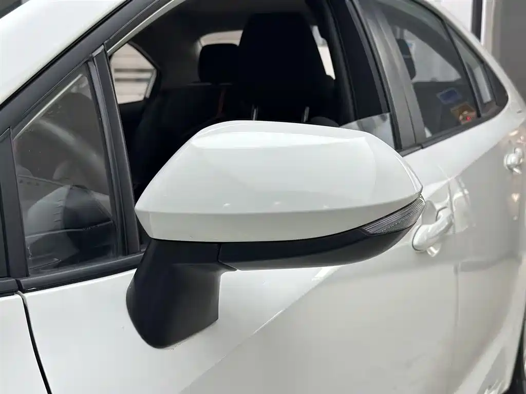 Фото 8 - Toyota Corolla