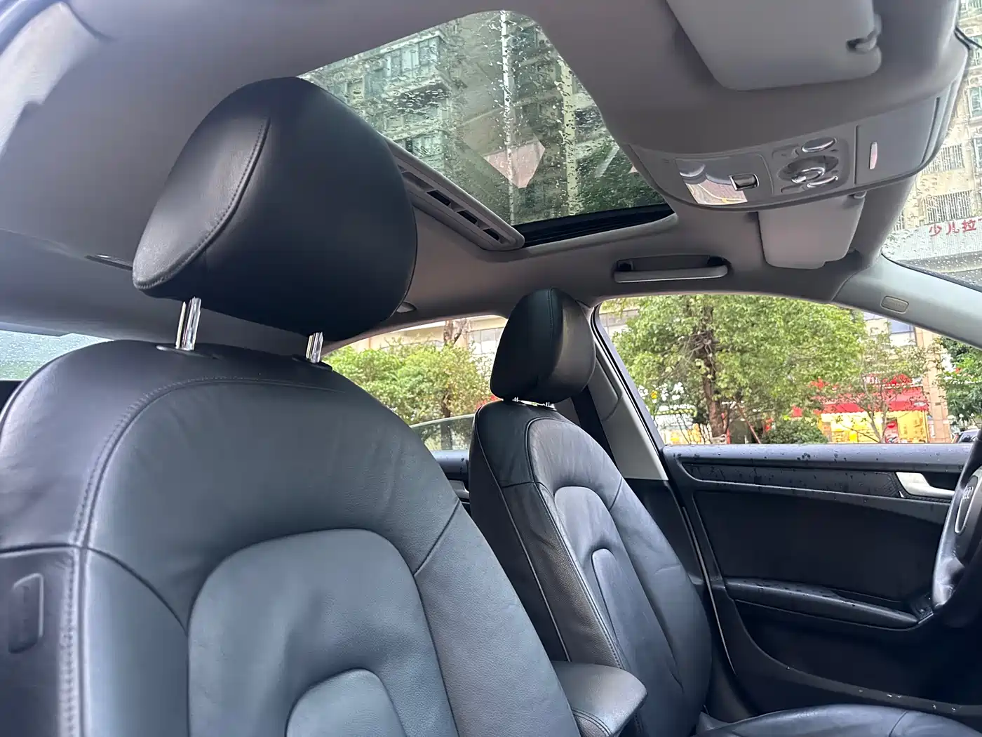Audi A4L 2010 2.0 TFSI Comfort фото 22