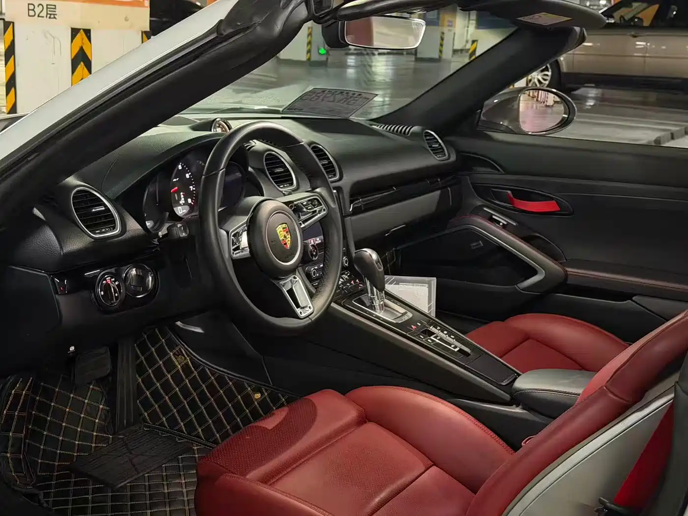 Porsche 718 2019 Boxster T 2.0T фото 3
