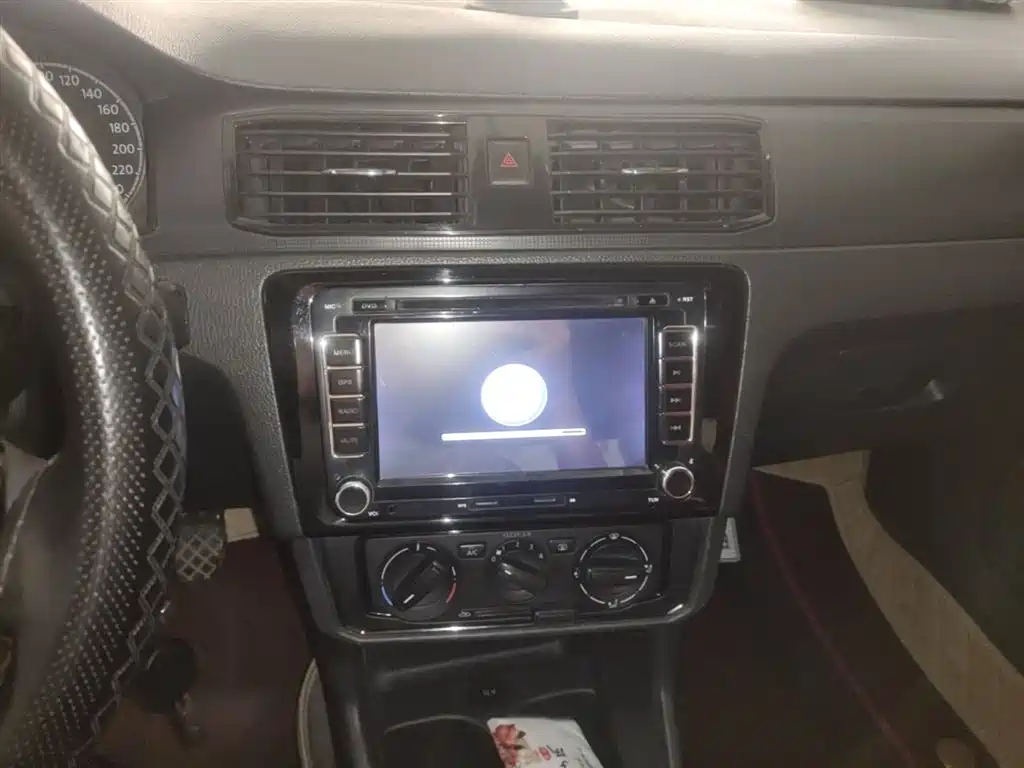 Volkswagen Santana 2016 1.4L Manual Trend Edition фото 20