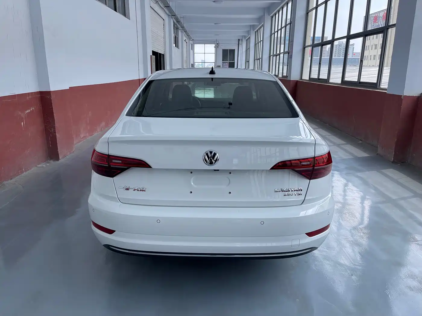 VOLKSWAGEN SAGITAR