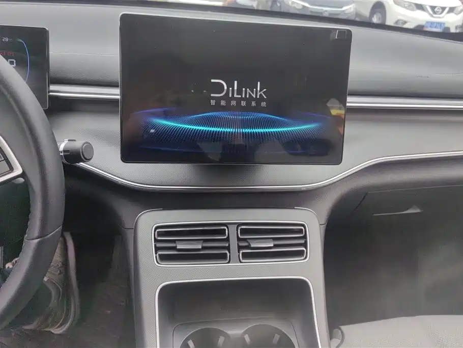 BYD Destroyer 05 2023 Champion Edition DM-i 120KM Honor фото 13