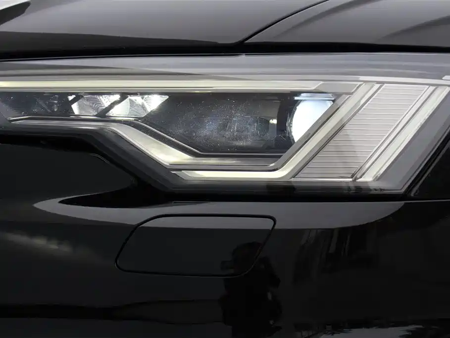 Audi A6L New Energy 2020 55 TFSI e quattro фото 13