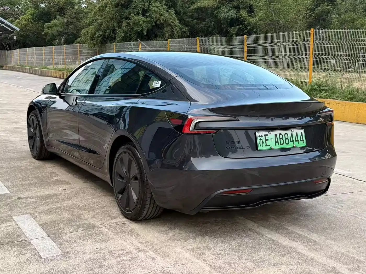Tesla Model 3 2026 2025 Model Year Facelift Rear-Wheel Drive