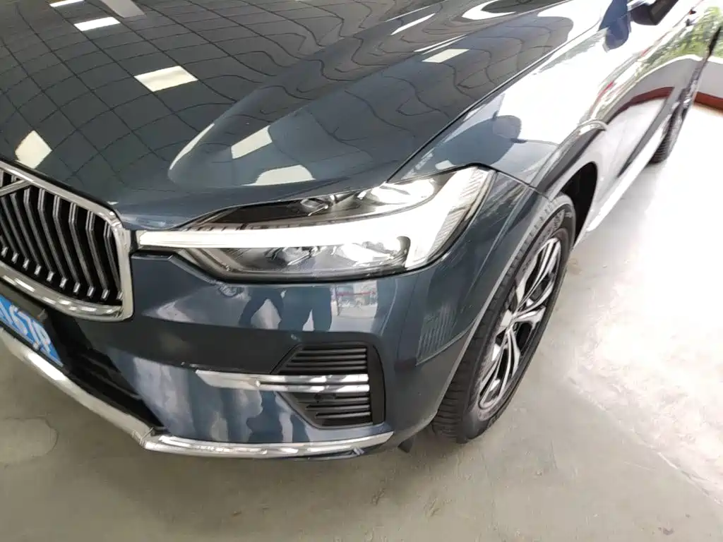 Фото 24 - Volvo XC60