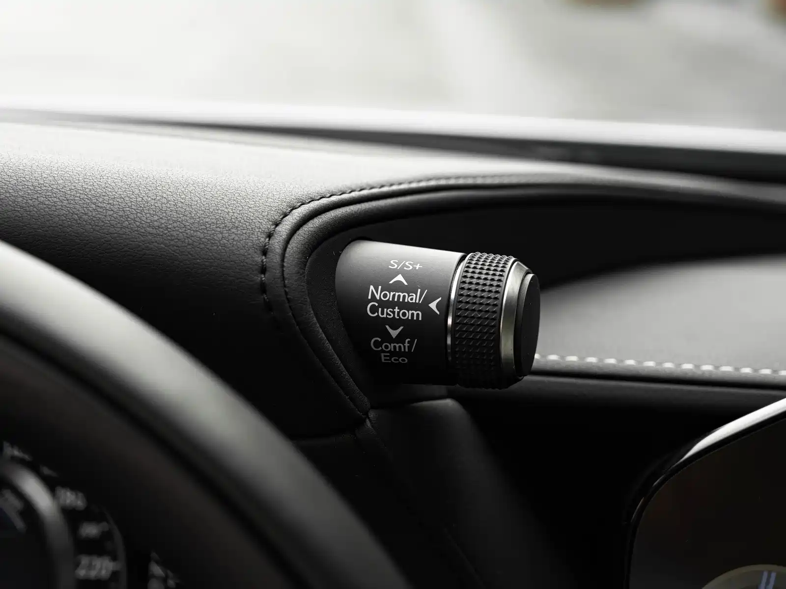 Фото 23 - Lexus LS