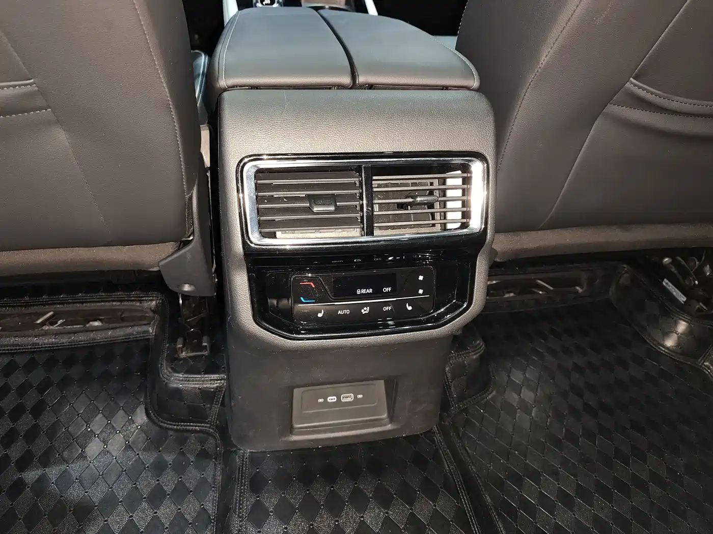 Volkswagen Teramont 2021 380TSI 4WD Premium Luxury Edition фото 12