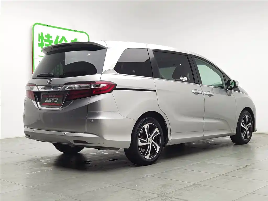Honda Odyssey 2015 2.4L Smart Edition фото 2