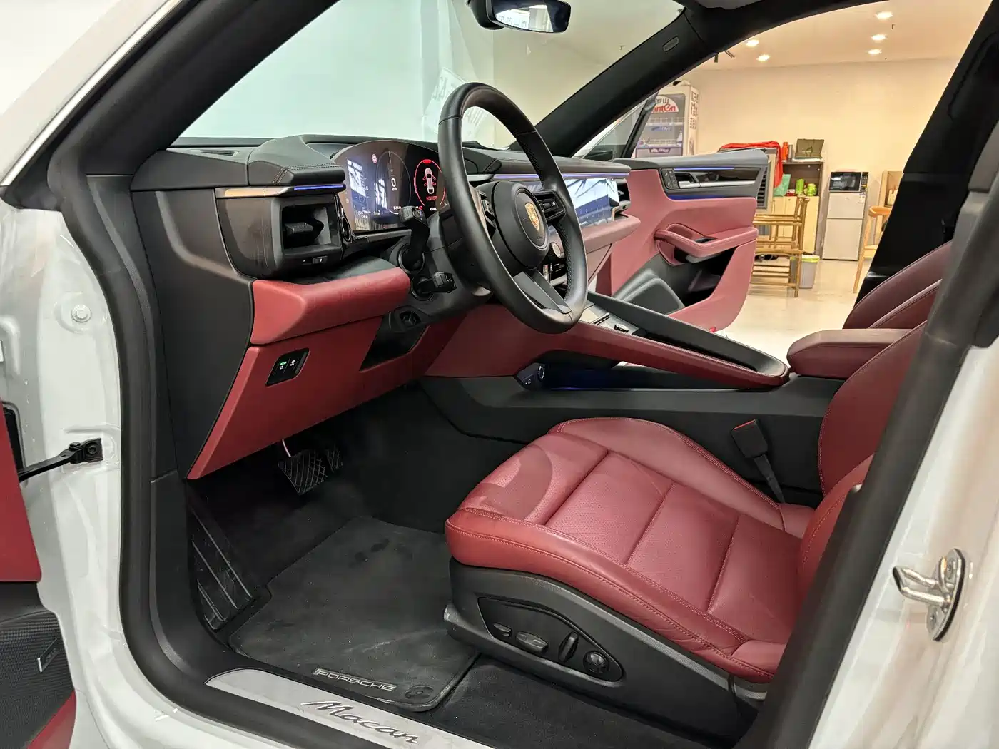 2025 Porsche Macan EV