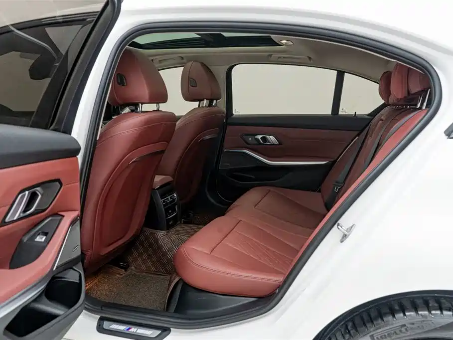 BMW 3 Series 2024 325Li M Sport Shadowline Package фото 19