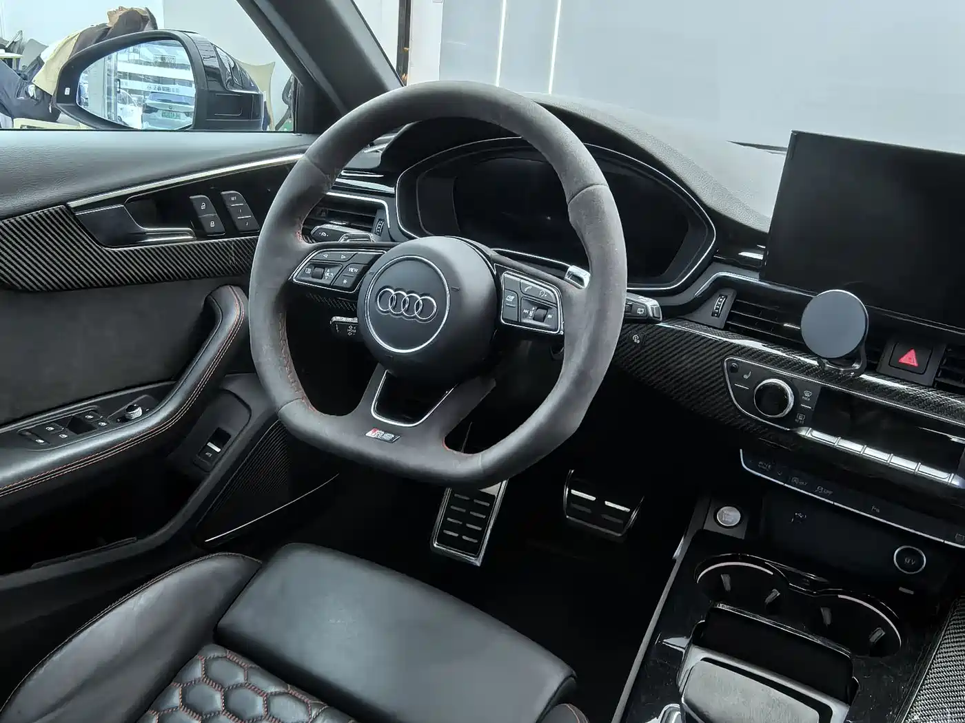 Audi RS 4 2021 RS4 Avant Dark Gold Edition фото 5