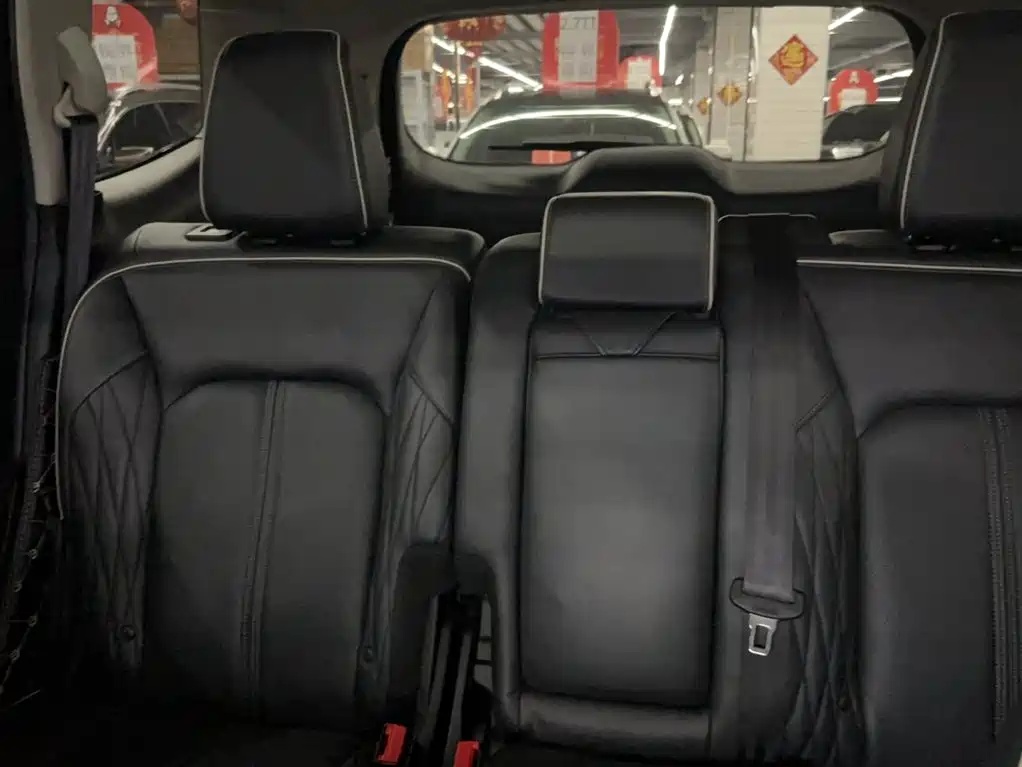 Фото 16 - Ford Edge