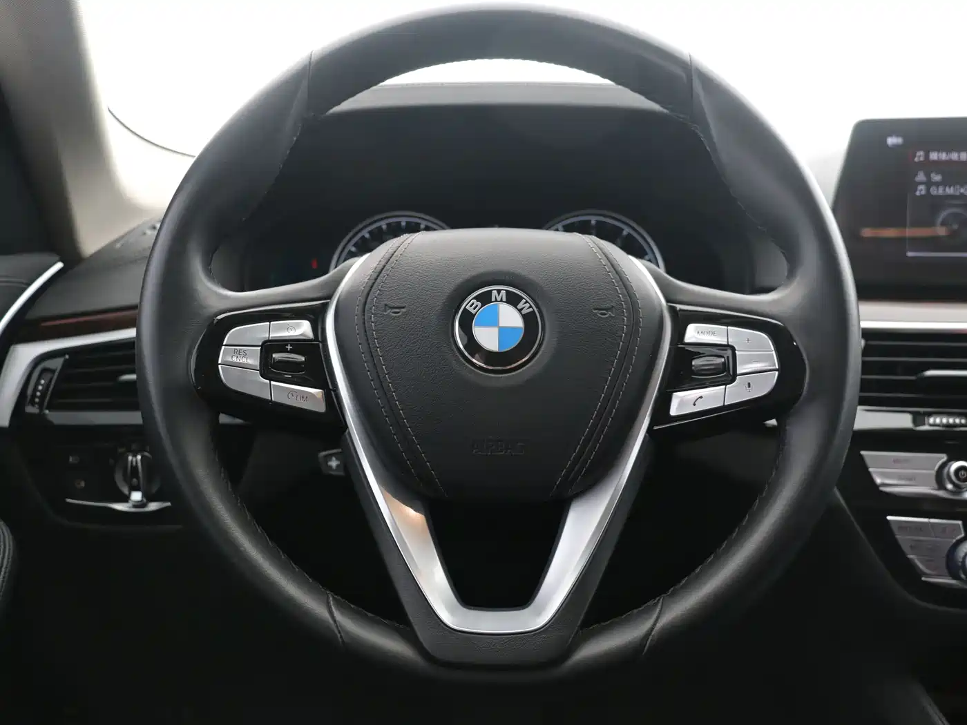 BMW 5 Series 2018 525Li Luxury Package фото 11