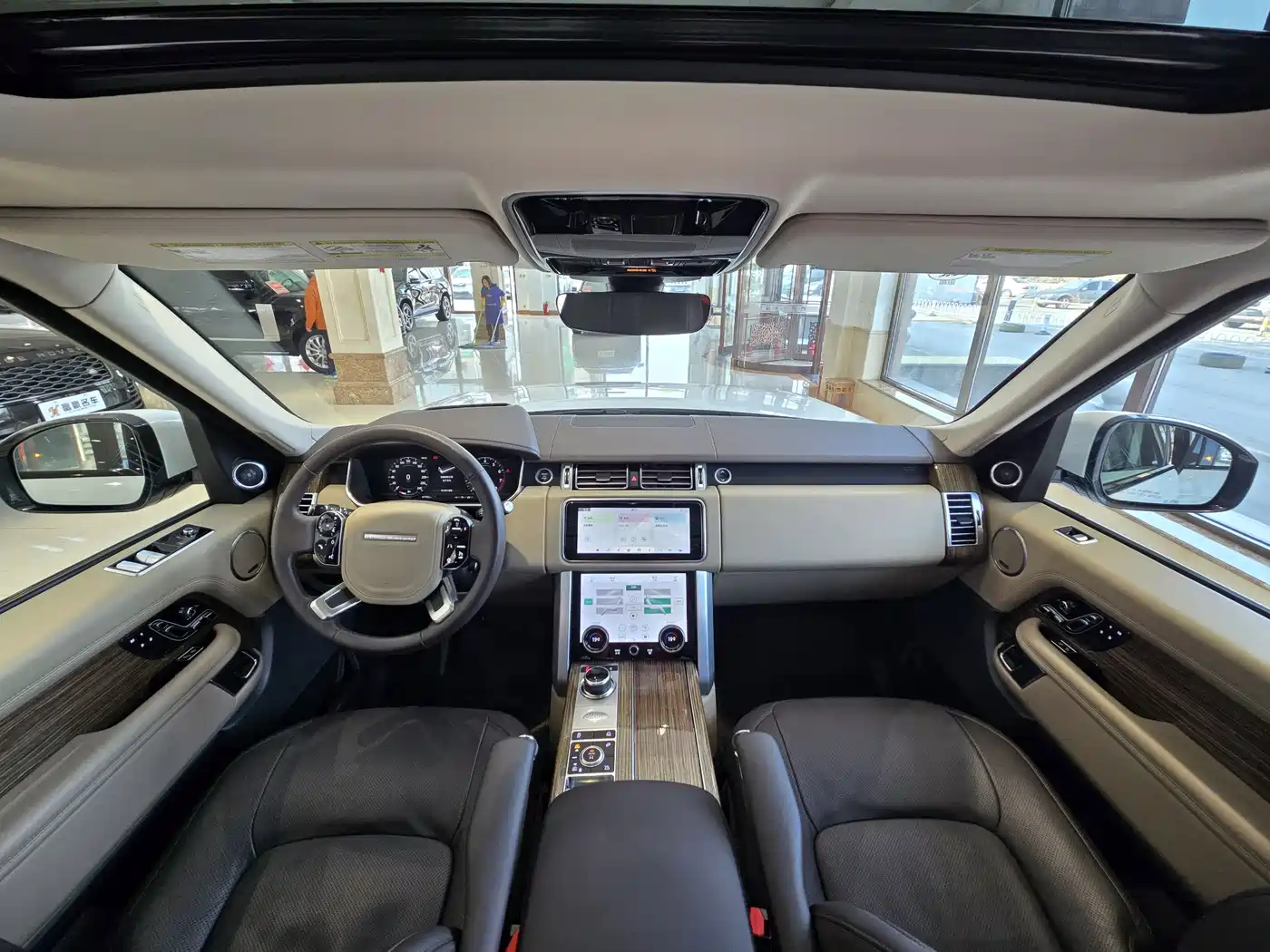 Land Rover Range Rover 2019 3.0 SCV6 Heritage Edition фото 17
