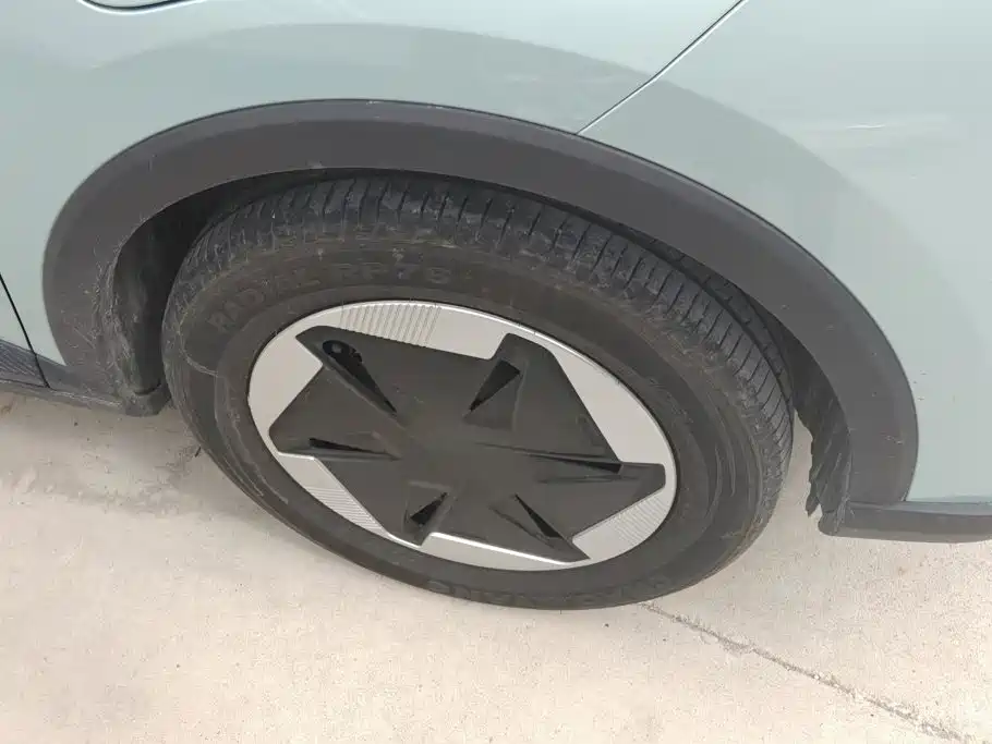Фото 6 - Geely Geometry E Firefly