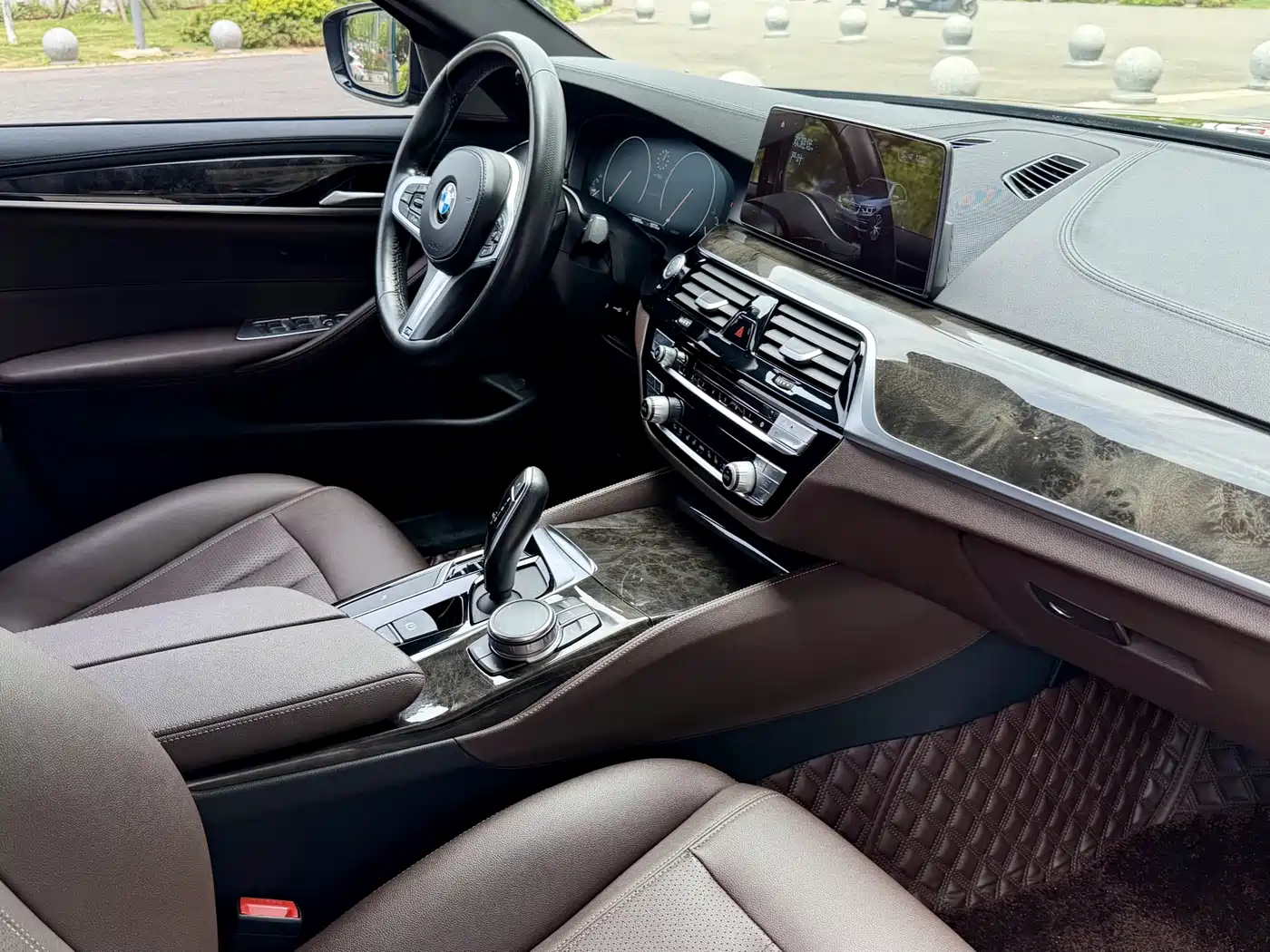 BMW 5 Series 2019 525Li M Sport Package фото 12
