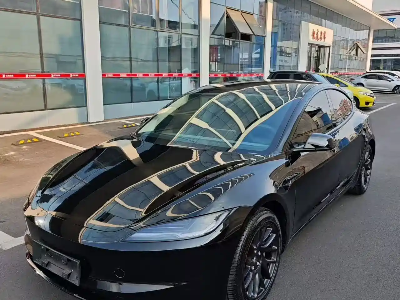 Tesla Model 3 2026 2025 Model Year Facelift Rear-Wheel Drive