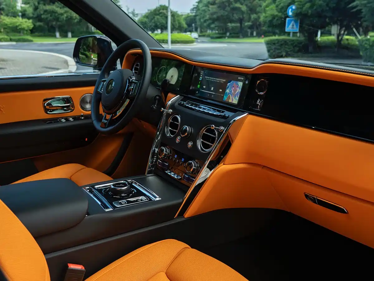 Rolls-Royce Cullinan 2026 2024 4-Seater
