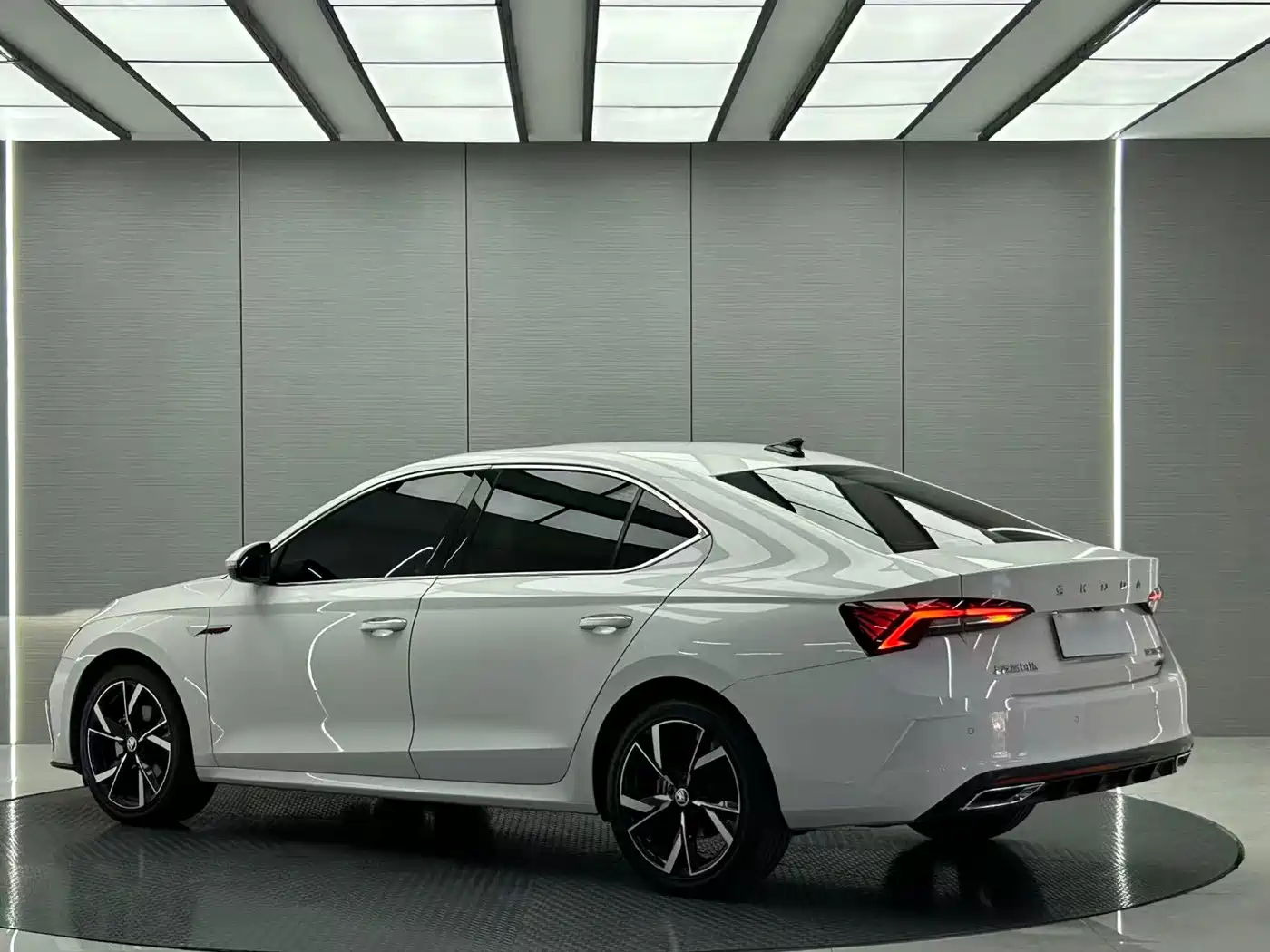 Škoda Octavia 2022 PRO TSI280 Premium Edition фото 3