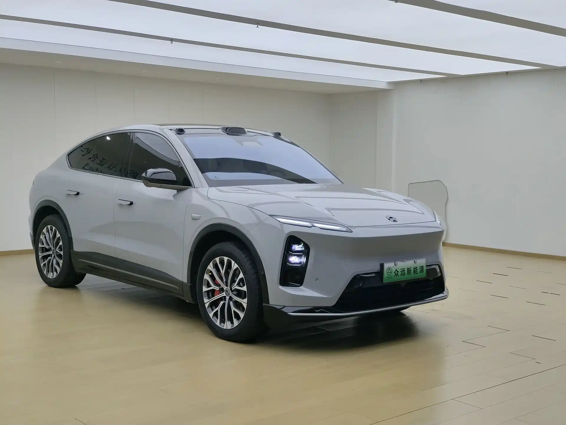 Фото 4 - NIO EC6