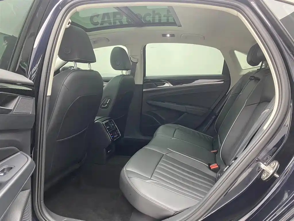 Volkswagen Passat 2023 Facelift 330TSI Starlight Elite Edition фото 19