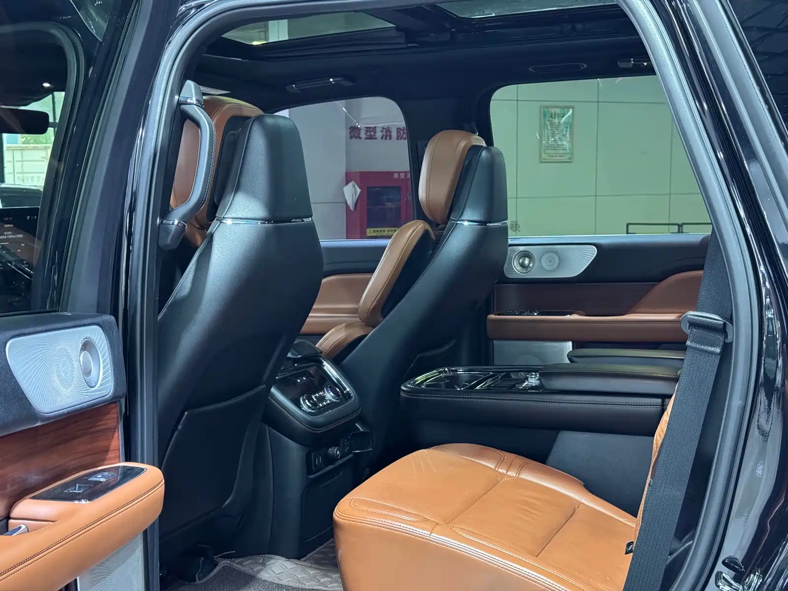 Фото 9 - Lincoln Navigator
