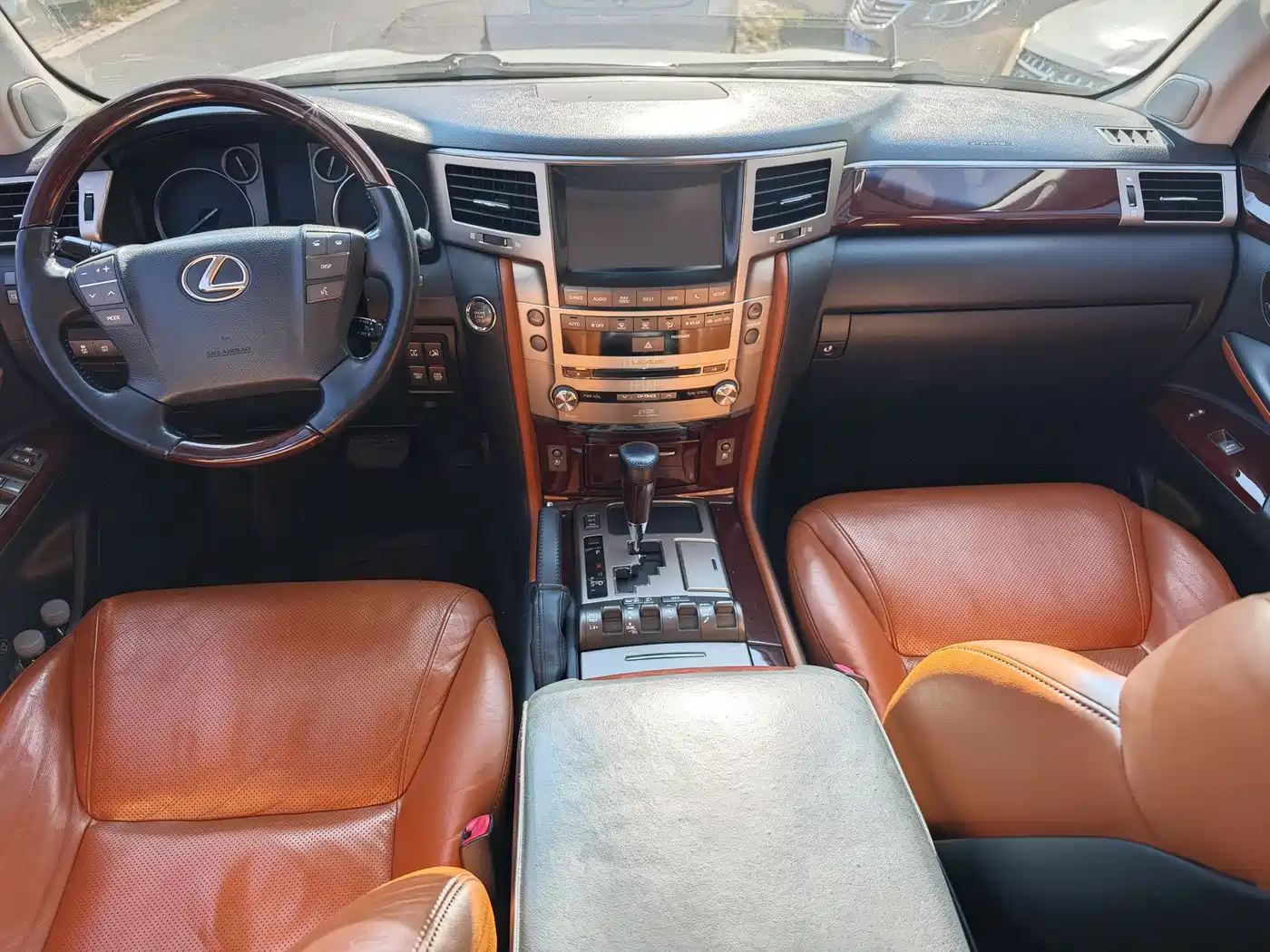 Lexus LX 2013 570 фото 16