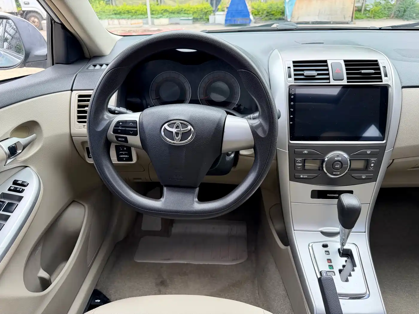Toyota Corolla 2012 Styling Edition 1.8L CVT GL-i фото 8
