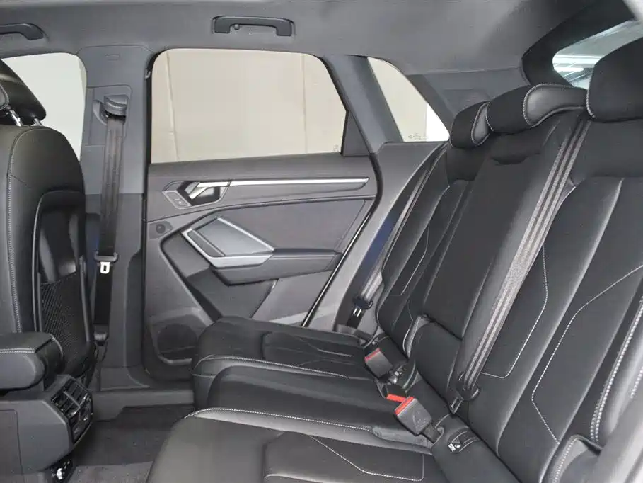 Audi Q3 2024 40 TFSI Fashion Sport фото 8