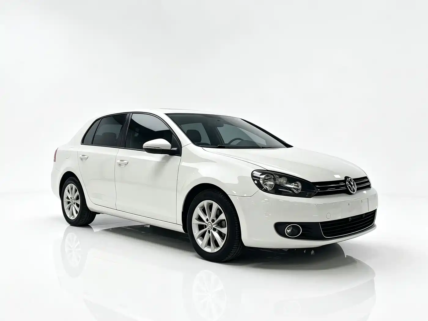 Фото 3 - Volkswagen Golf