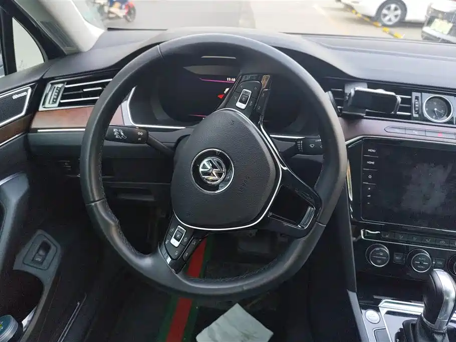 Volkswagen Magotan 2019 330TSI DSG Premium China V фото 15