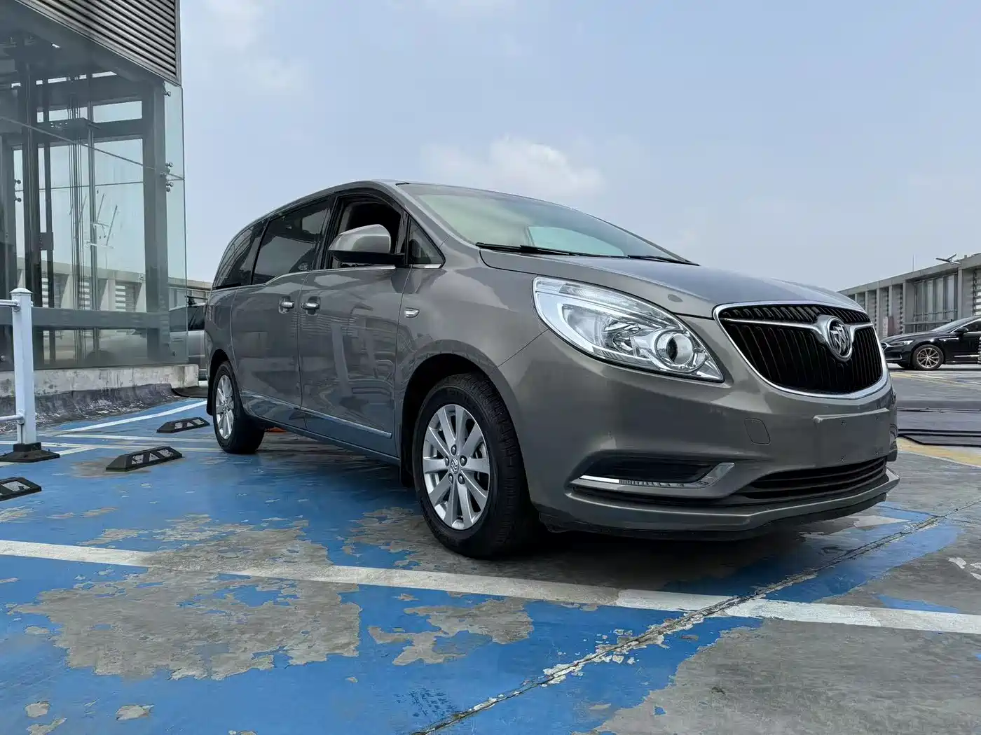 Buick GL8 2018 28T Luxury Model China VI фото 3