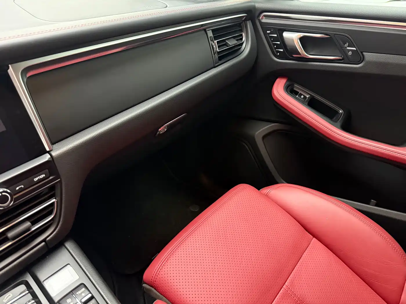 Фото 10 - Porsche Macan