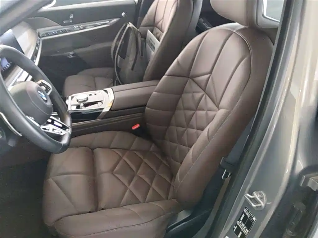 BMW 7 Series 2023 Model 740Li Leading M Sport Package фото 22