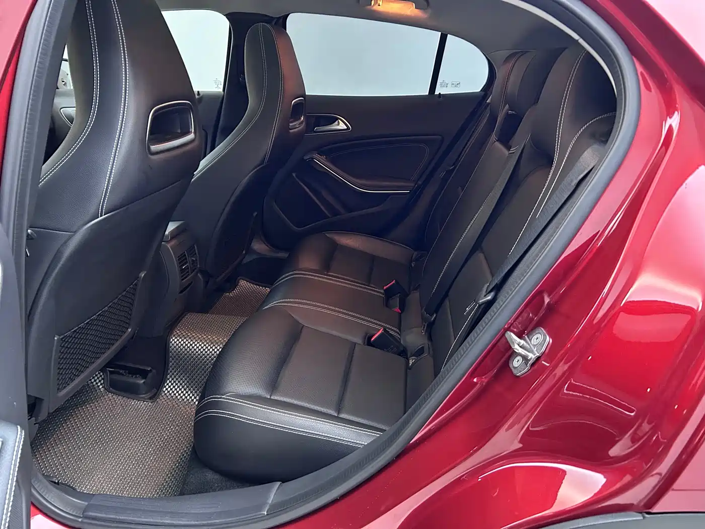 Mercedes-Benz GLA 2018 GLA 220 4MATIC Sport фото 9