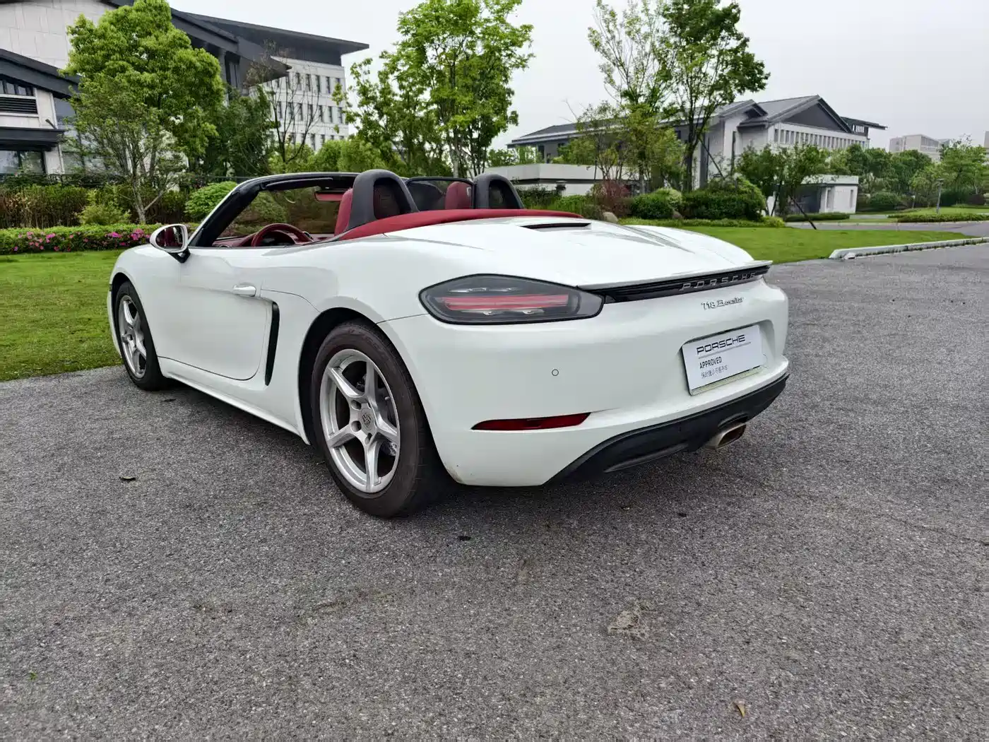 PORSCHE 718